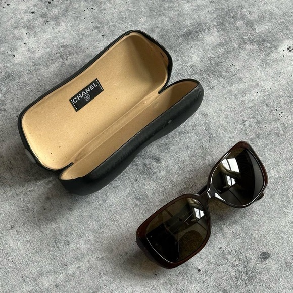2000s CHANEL Brown Oversized Sunglasses w/ CC Logo Temples + Case - Picture 4 of 9